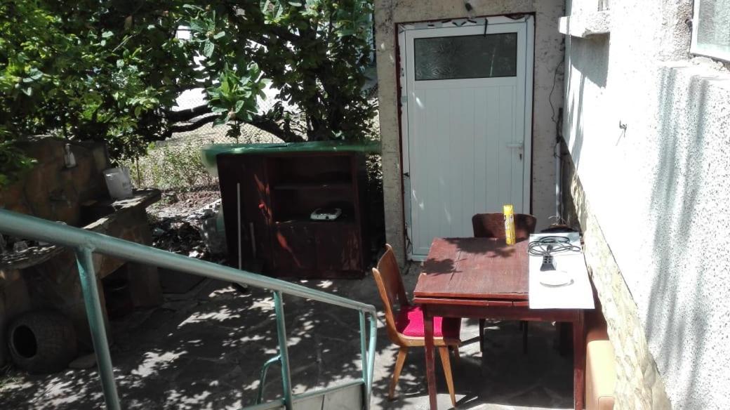 Вилна Зона Златни Пясъци, Спирка Ален Мак فارنا المظهر الخارجي الصورة